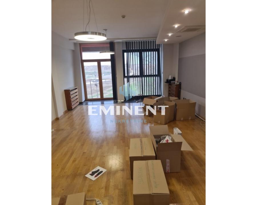 izdavanje-stanova-JTstYNKAwp Lokal za izdavanje, Zemun Polje, Beograd, 2776m², 19.000 €/mes