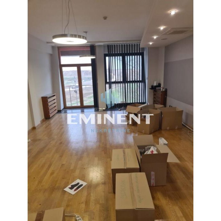 Lokal za izdavanje, Zemun Polje, Beograd, 2776m², 19.000 €/mes