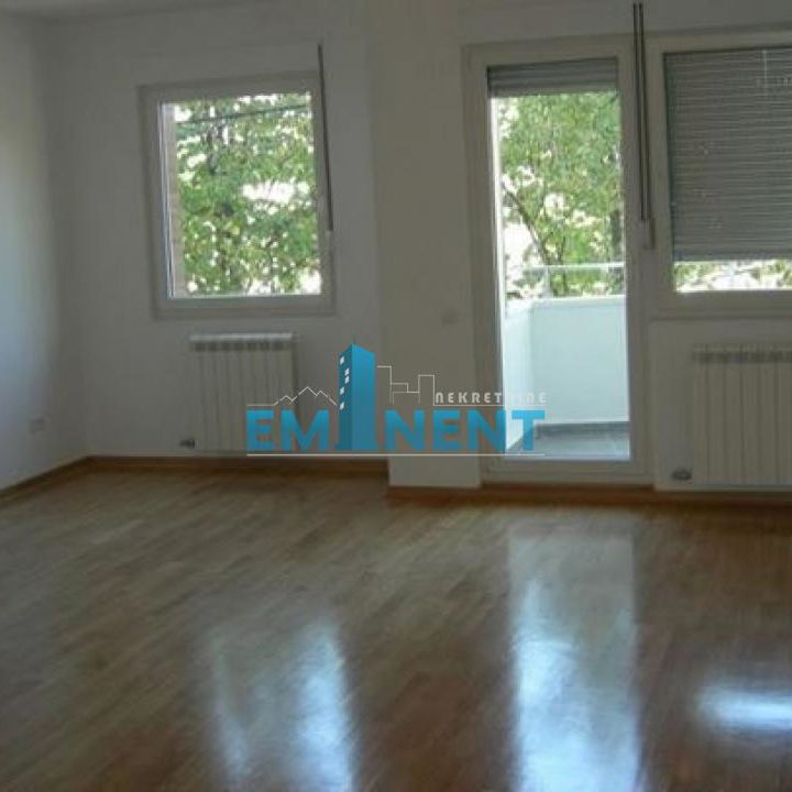 Stan Izdavanje Beograd Beogradska 88 m2