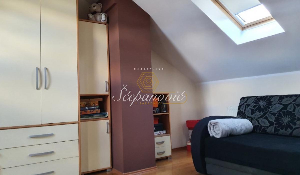 Trosoban stan na prodaju, Nova Detelinara, Novi Sad, 113m², 235.000 €