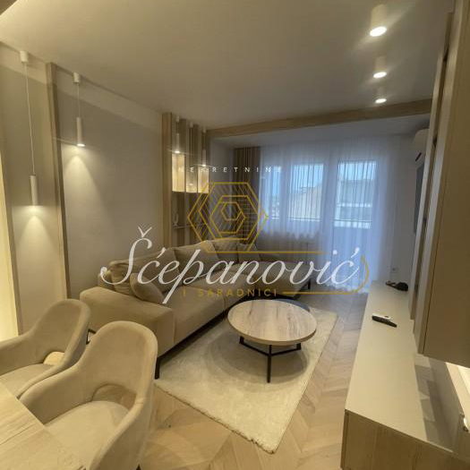 Stan Izdavanje Novi Sad  52 m2