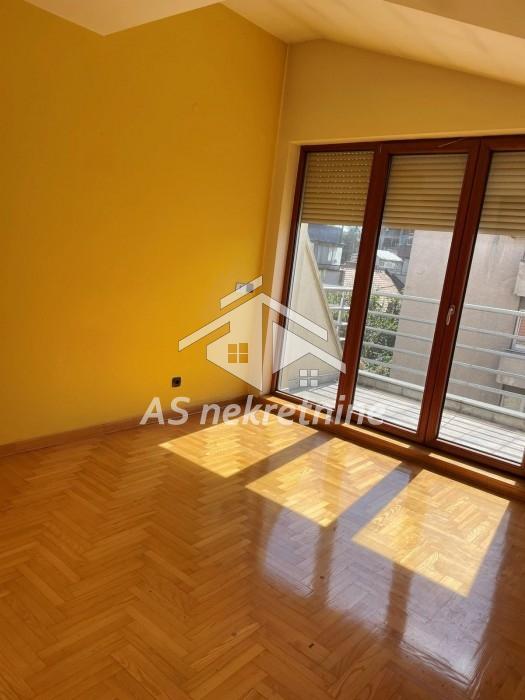 Višesoban stan za izdavanje, Kalenić Pijaca, Beograd, 207m², 2.500 €/mes