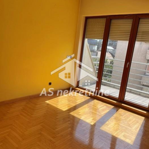 Višesoban stan za izdavanje, Kalenić Pijaca, Beograd, 207m², 2.500 €/mes