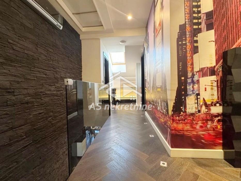 Četvorosoban stan na prodaju, Crveni Krst Vračar, Beograd, 117m², 425.000 €