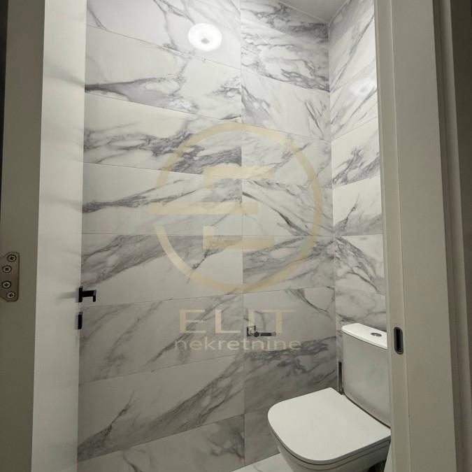Lokal Izdavanje Novi Sad  64 m2