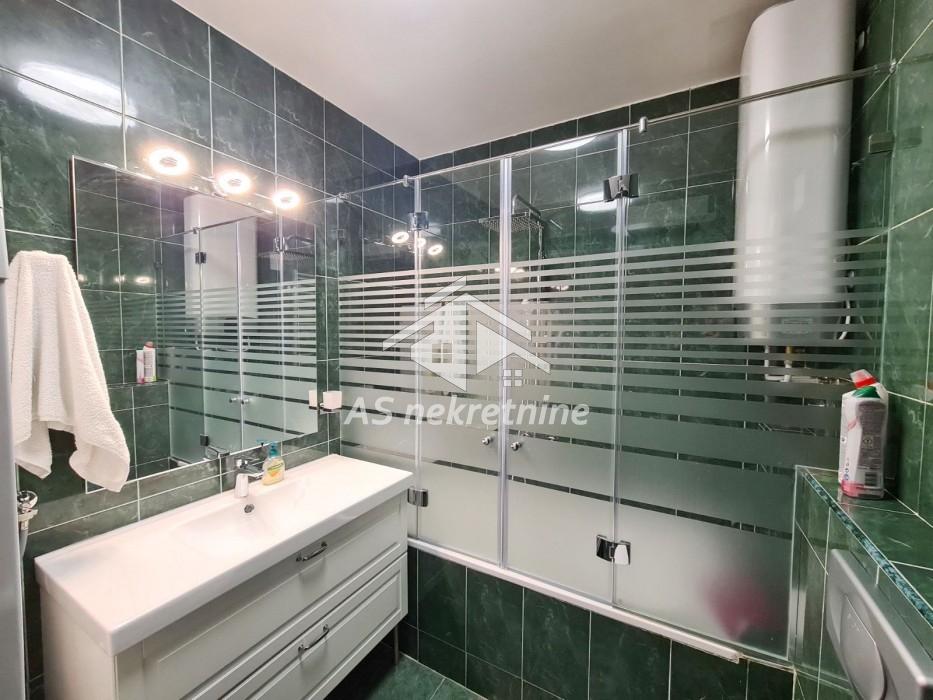 izdavanje-stanova-UngxMc38JA Trosoban stan za izdavanje, Hram Svetog Save, Beograd, 78m², 1.000 €/mes