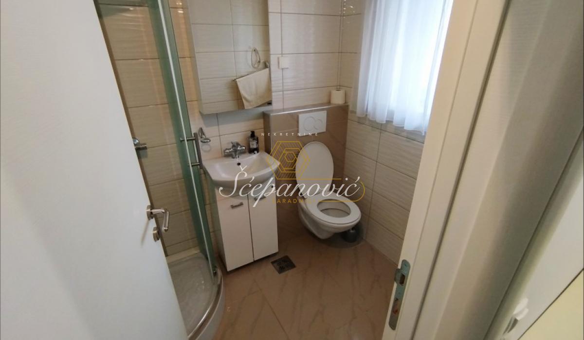 izdavanje-stanova-UsHFiZnfnj Kuća na prodaju, Veternik, Novi Sad, 795m², 1.050.000 €
