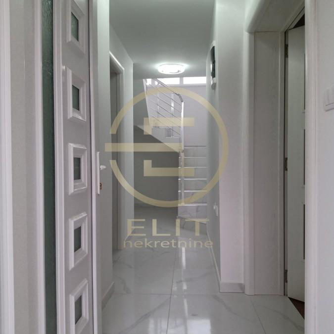 Kuća na prodaju, Alibegovac, Novi Sad, 212m², 450.000 €