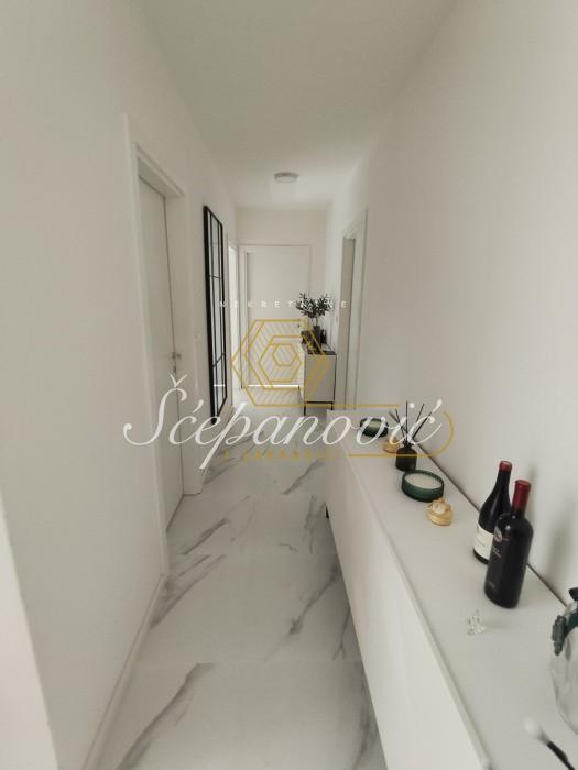 Trosoban stan na prodaju, Lipov Gaj, Novi Sad, 79m², 185.000 €