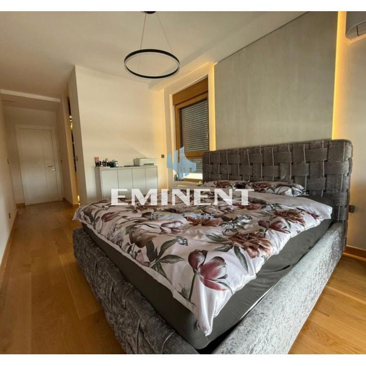 Petosoban stan na prodaju, Blok 65, Beograd, 165m², 790.000 €