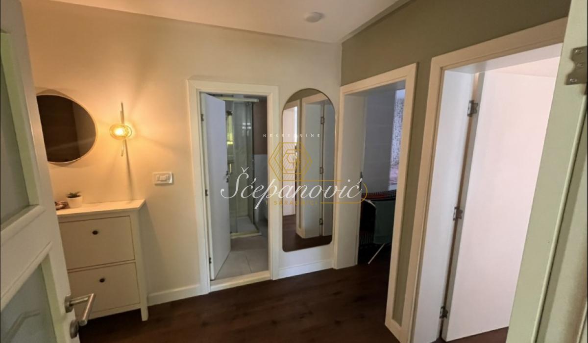 Trosoban stan na prodaju, Bulevar Oslobođenja, Novi Sad, 71m², 209.500 €