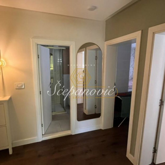 Trosoban stan na prodaju, Bulevar Oslobođenja, Novi Sad, 71m², 209.500 €
