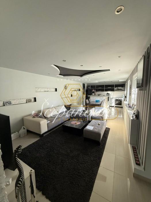 Kuća za izdavanje, Salajka, Novi Sad, 136m², 1.200 €/mes