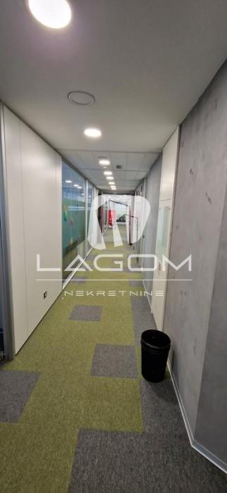 Lokal za izdavanje, Blok 67 – Belville, Beograd, 772m², 5. sprat, 14.300 €/mes
