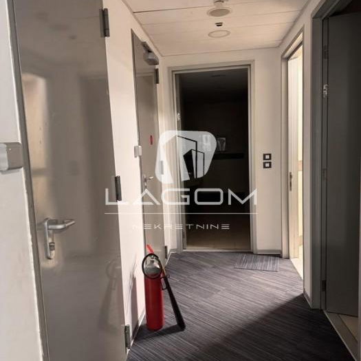 Lokal za izdavanje, Blok 67 – Belville, Beograd, 838m², 8. sprat, 15.595 €/mes