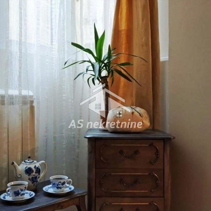 Trosoban stan za izdavanje, London, Beograd, 100m², 1.750 €/mes