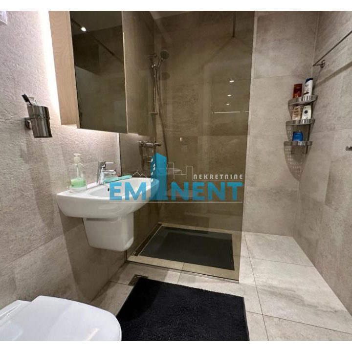Trosoban stan za izdavanje, Blok 65, Beograd, 90m², 1.750 €/mes