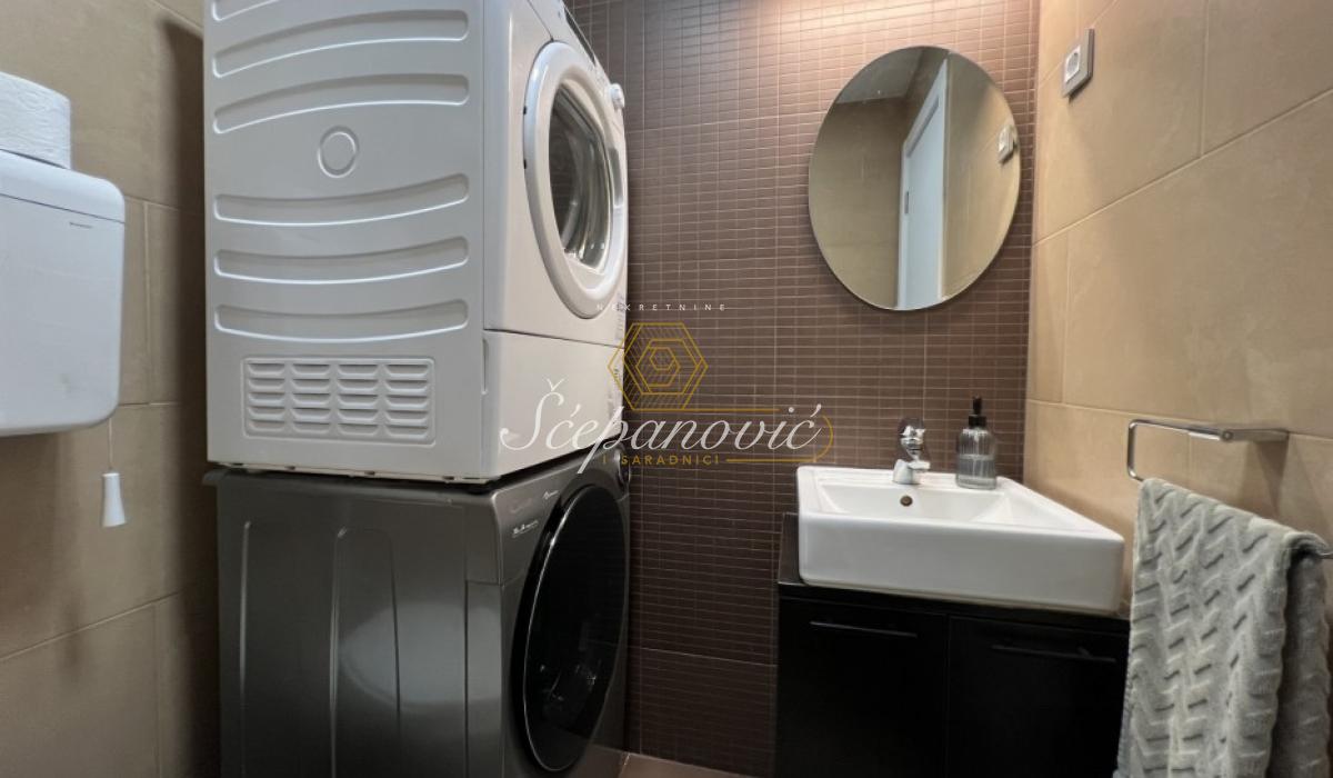 izdavanje-stanova-beograd-9yN0mo1Eew Četvorosoban stan na prodaju, Cara Dušana, Novi Sad, 102m², 309.000 €