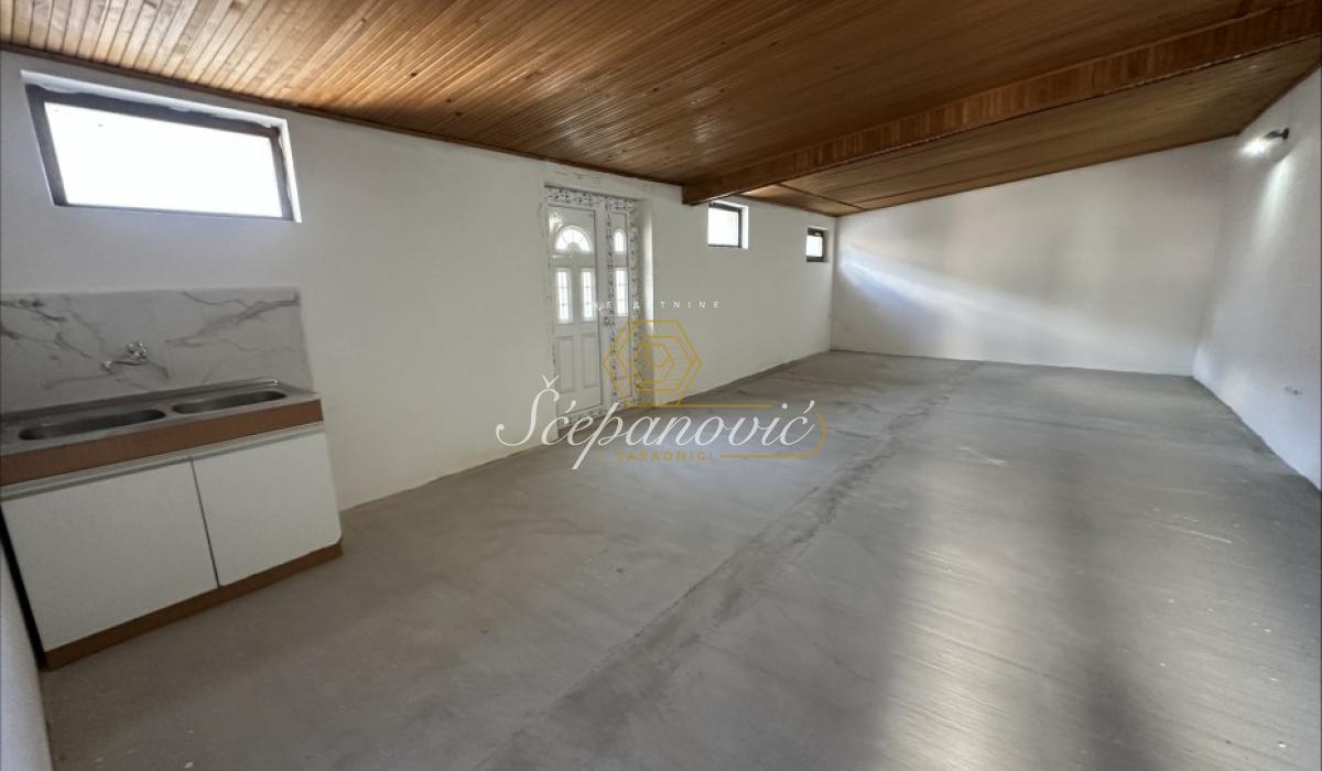 izdavanje-stanova-beograd-BENofUtoEc Lokal Izdavanje Novi Sad 664 m2