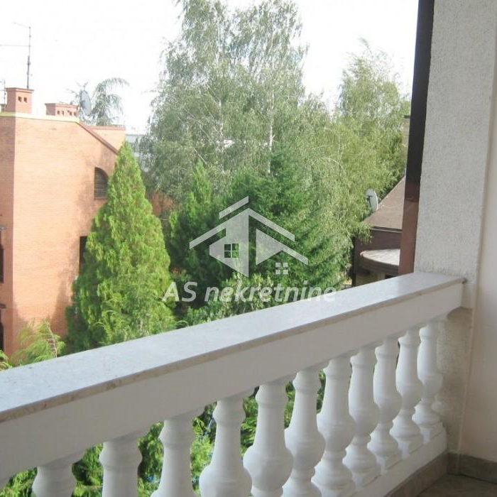 Stan Izdavanje Beograd Dedinje 200 m2