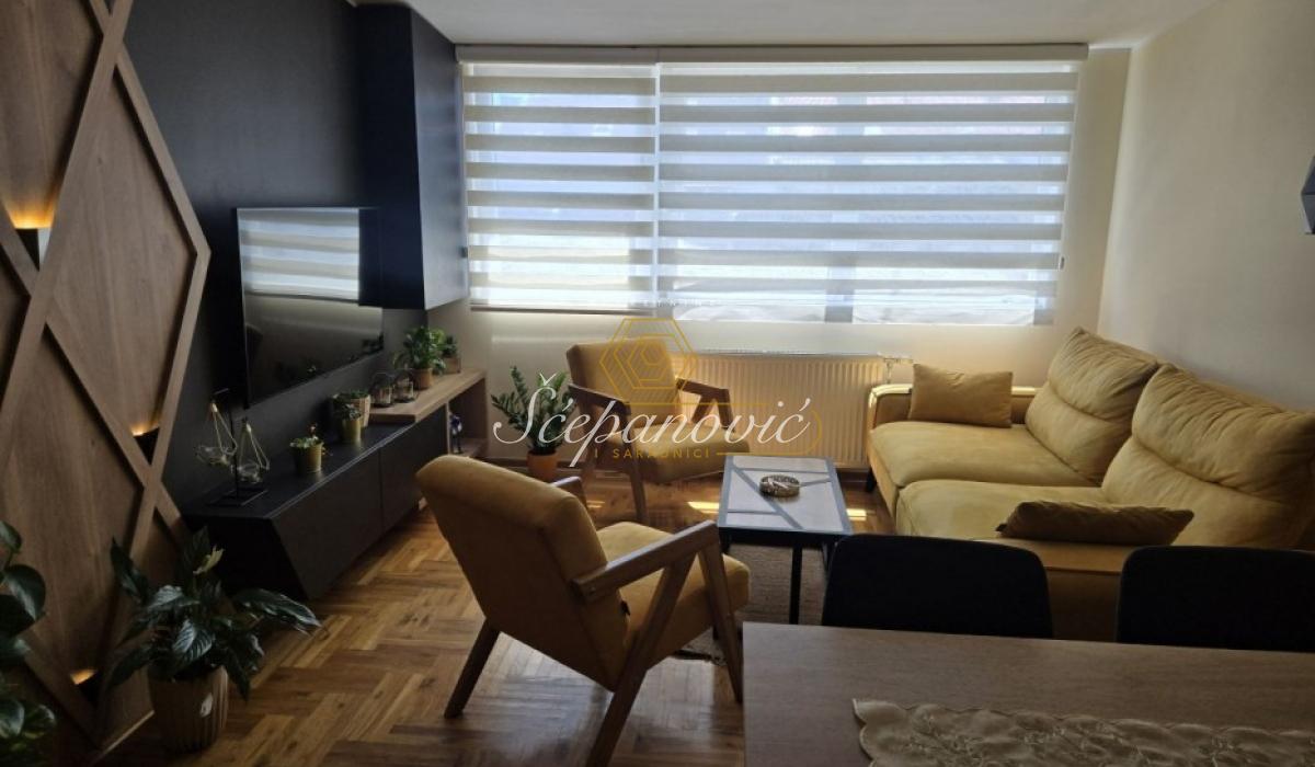 Četvorosoban stan na prodaju, Detelinara, Novi Sad, 72m², 180.000 €