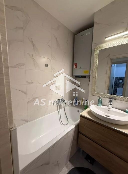 Četvorosoban stan za izdavanje, Blok 22, Beograd, 91m², 1.300 €/mes