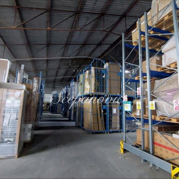Lokal Izdavanje Novi Sad  2452 m2