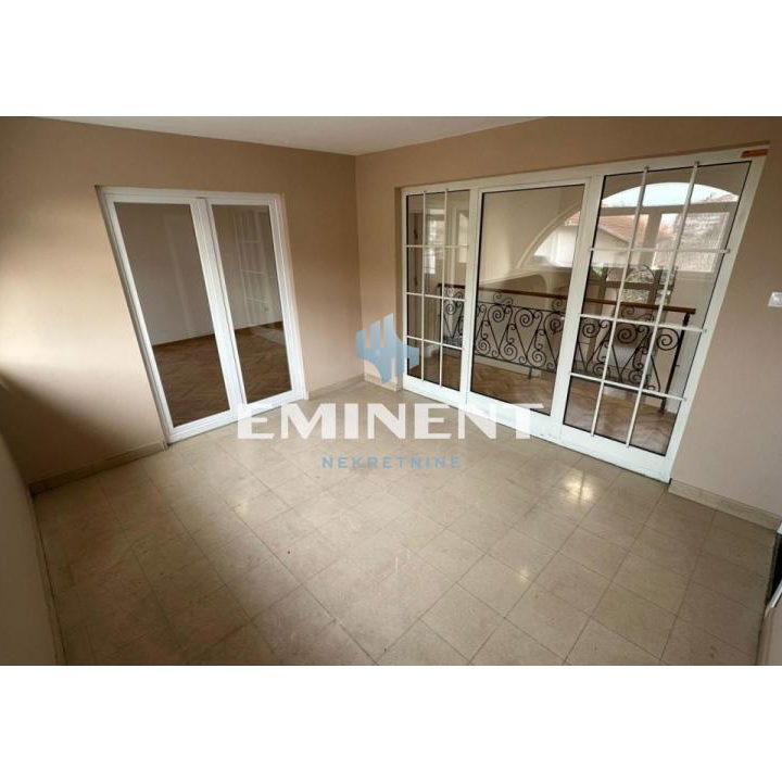 Četvorosoban stan za izdavanje, Vojvode Vlahovića, Beograd, 140m², 1.000 €/mes