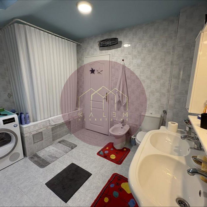 Petosoban stan na prodaju, Banovo Brdo, Beograd, 140m², 367.000 €