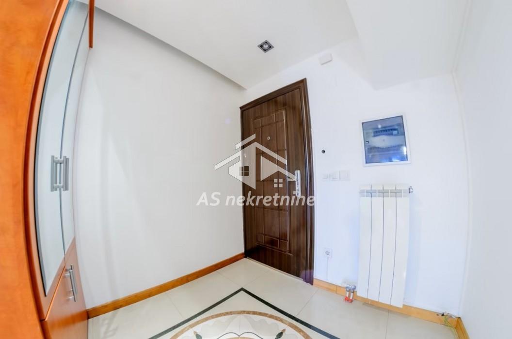 Trosoban stan za izdavanje, Dedinje, Beograd, 100m², 1.000 €/mes