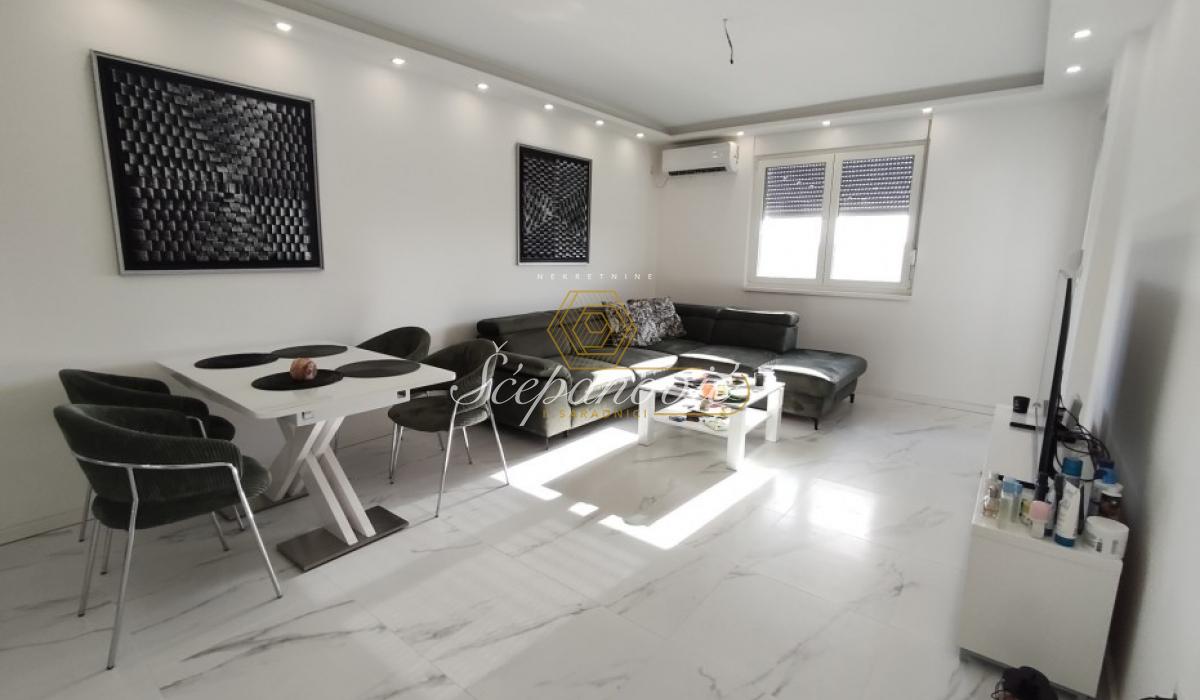 Trosoban stan na prodaju, Lipov Gaj, Novi Sad, 79m², 185.000 €