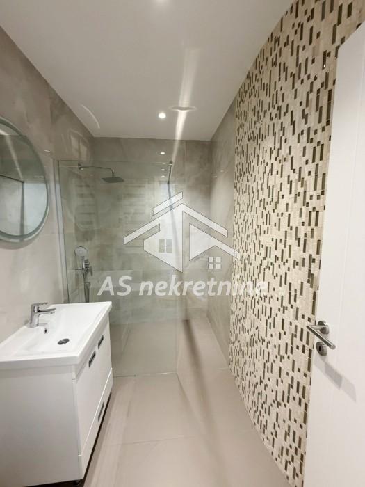 Trosoban stan za izdavanje, Crveni Krst Vračar, Beograd, 125m², 2.000 €/mes