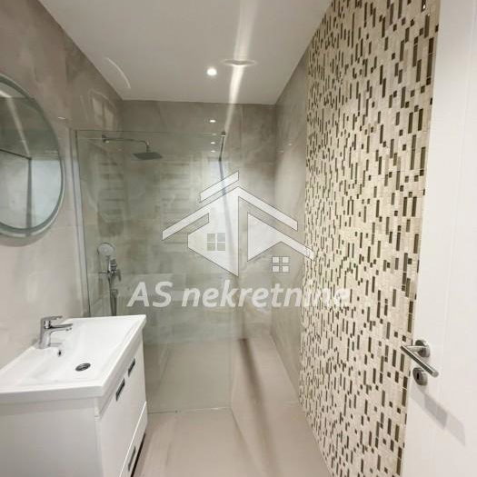 Trosoban stan za izdavanje, Crveni Krst Vračar, Beograd, 125m², 2.000 €/mes
