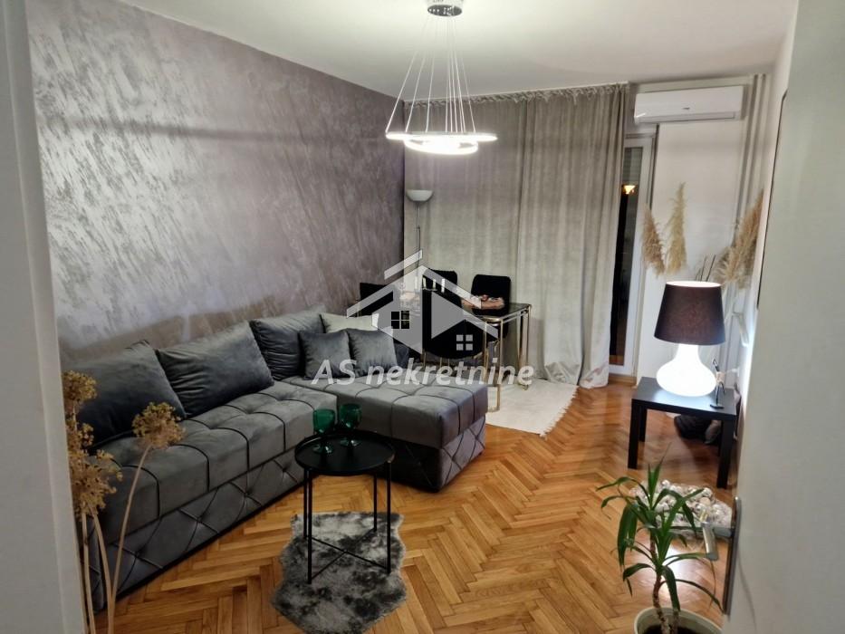 Stan Izdavanje Beograd Slavija 73 m2