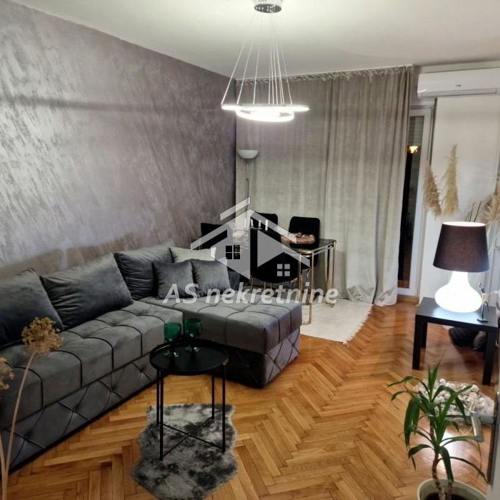Stan Izdavanje Beograd Slavija 73 m2