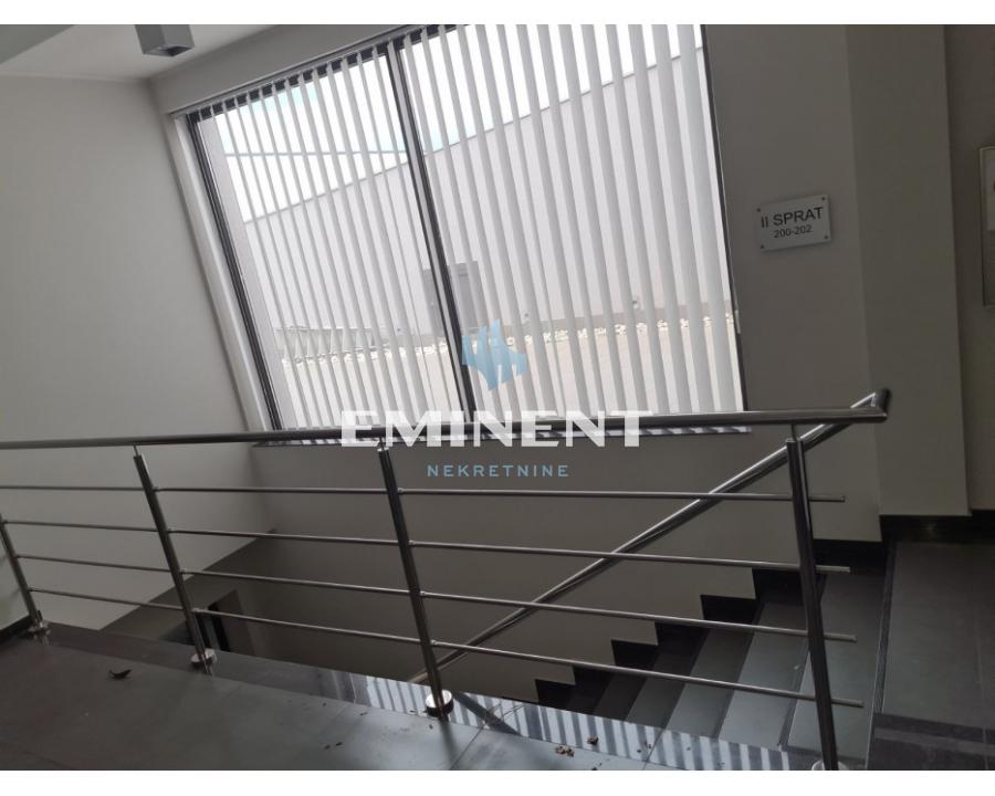 izdavanje-stanova-beograd-Seyf32j3MR Lokal za izdavanje, Zemun Polje, Beograd, 2776m², 19.000 €/mes