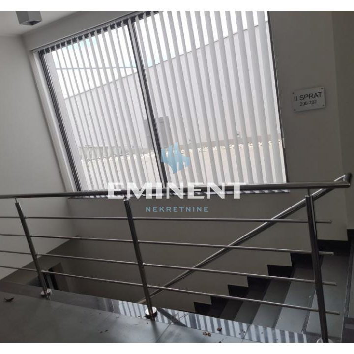 Lokal za izdavanje, Zemun Polje, Beograd, 2776m², 19.000 €/mes