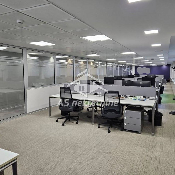 Lokal Izdavanje Beograd Trg Republike 300 m2