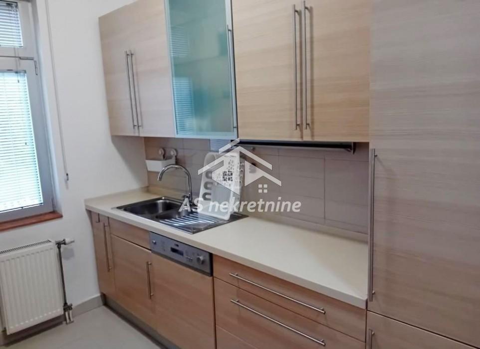izdavanje-stanova-beograd-WXueOEGC7n Trosoban stan za izdavanje, Dedinje, Beograd, 98m², 1.300 €/mes