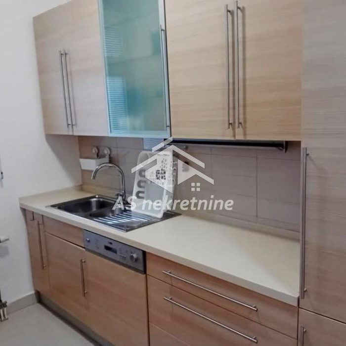 Trosoban stan za izdavanje, Dedinje, Beograd, 98m², 1.300 €/mes