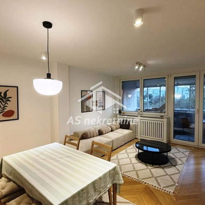 Stan Izdavanje Beograd Blok 33 - Geneks 76 m2