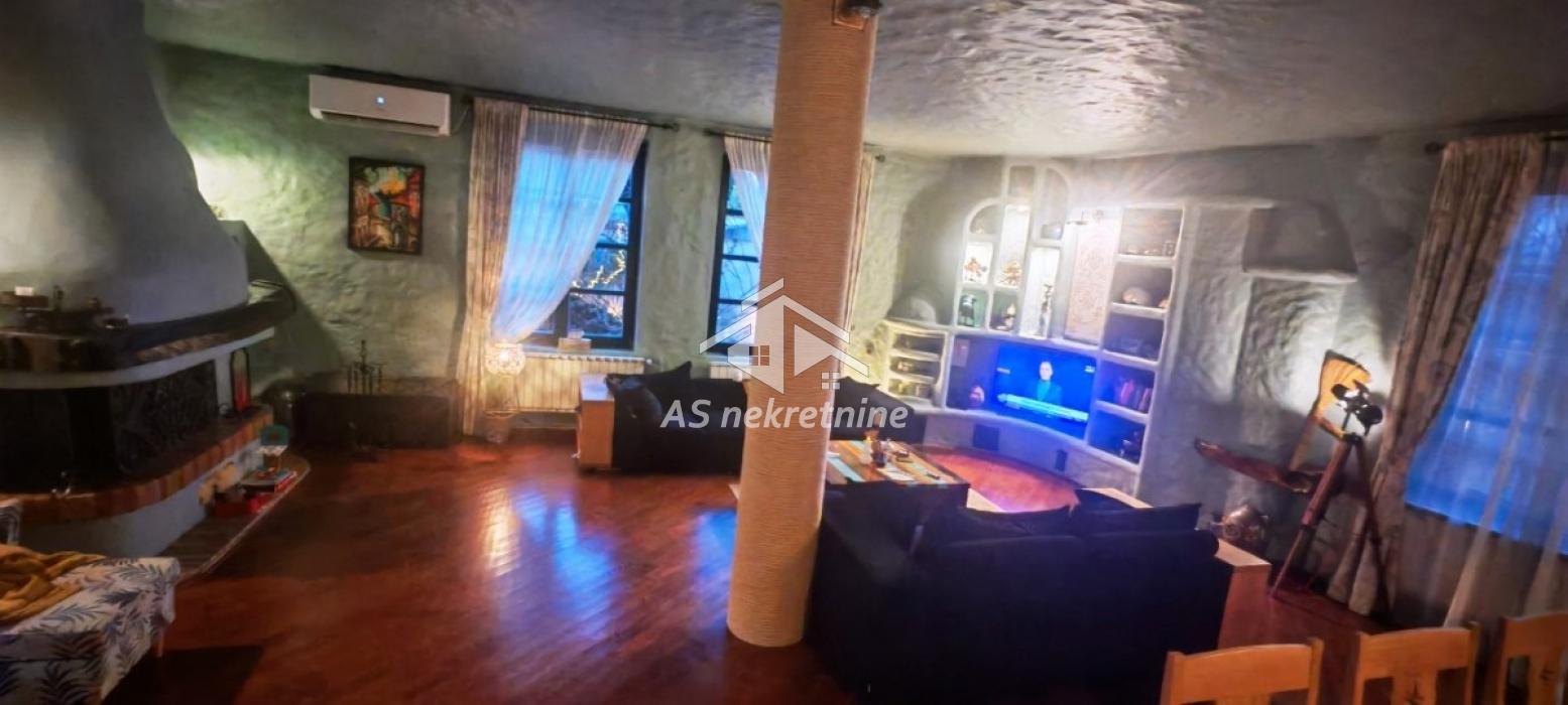 Kuća Izdavanje Beograd Kuća Izdavanje Beograd Jajinci 367 m2