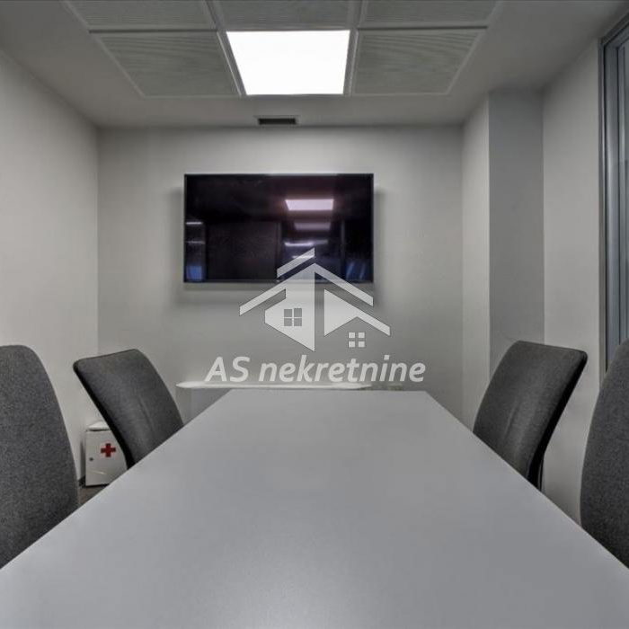 Lokal Izdavanje Beograd Trg Republike 300 m2