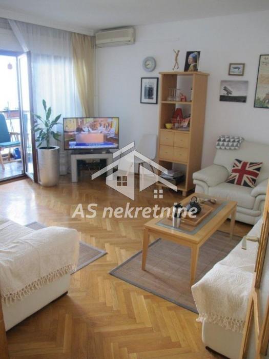 Stan Izdavanje Beograd Dedinje 90 m2