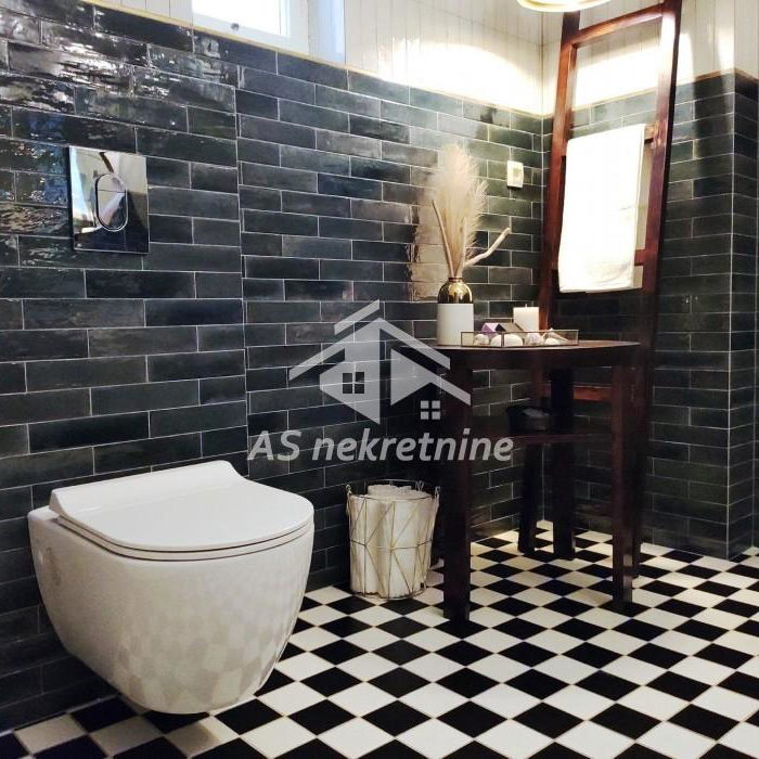 Četvorosoban stan za izdavanje, Kalenić Pijaca, Beograd, 140m², 2.000 €/mes