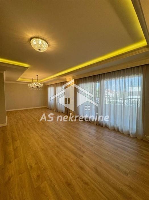 Stan Izdavanje Beograd Senjak 215 m2