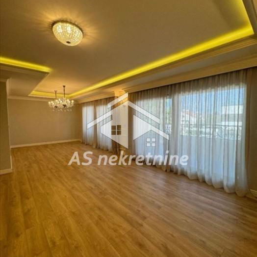 Stan Izdavanje Beograd Senjak 215 m2