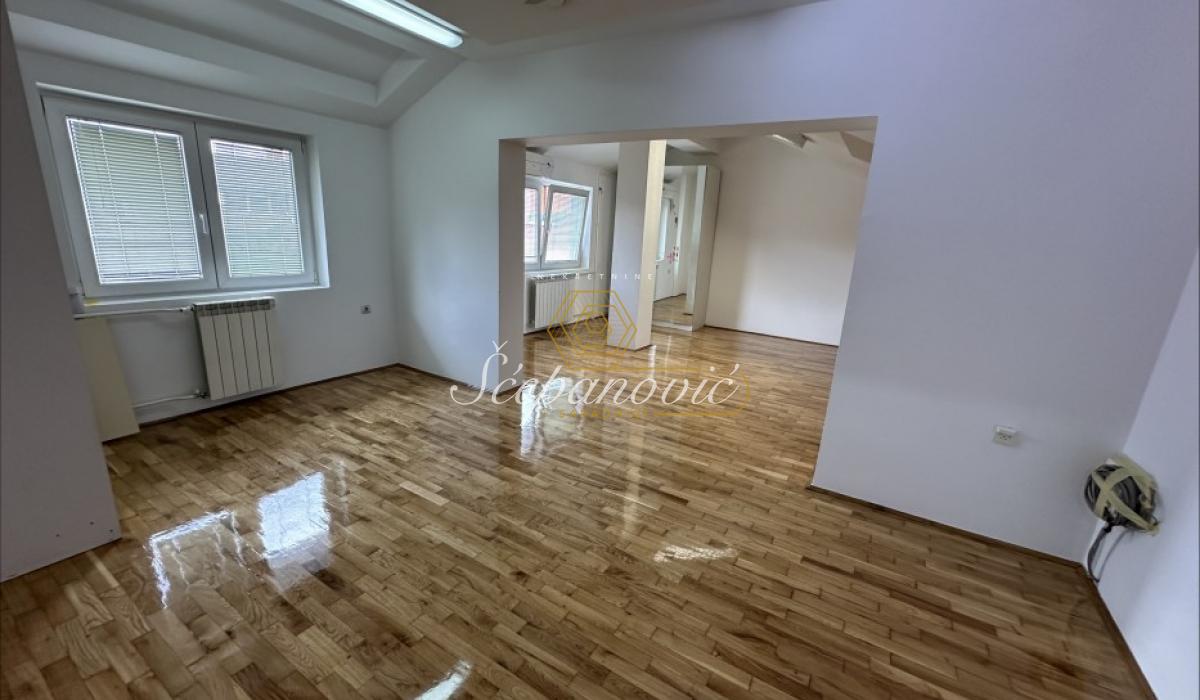 izdavanje-stanova-beograd-d7uCewJ7ua Petosoban stan na prodaju, Centar, Novi Sad, 238m², 460.000 €