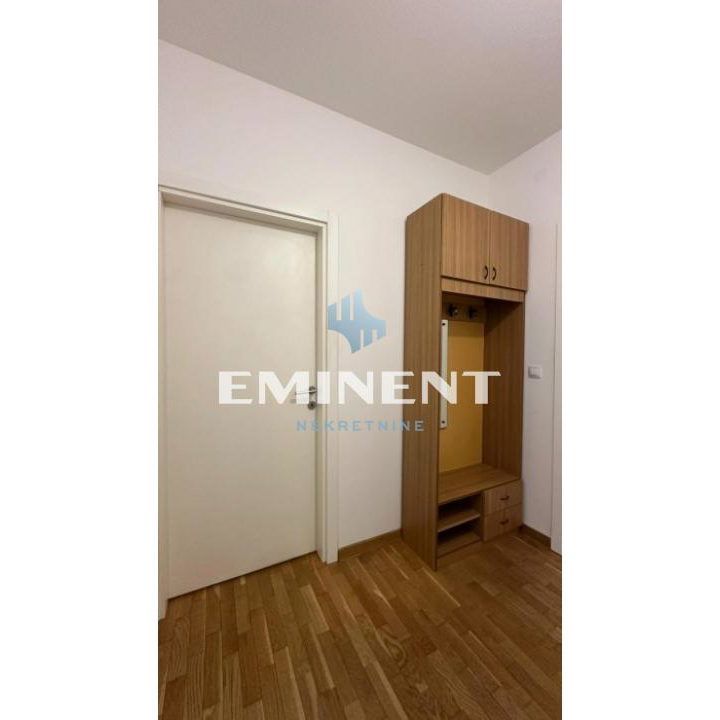 Trosoban stan za izdavanje, Blok 61, Beograd, 64m², 650 €/mes