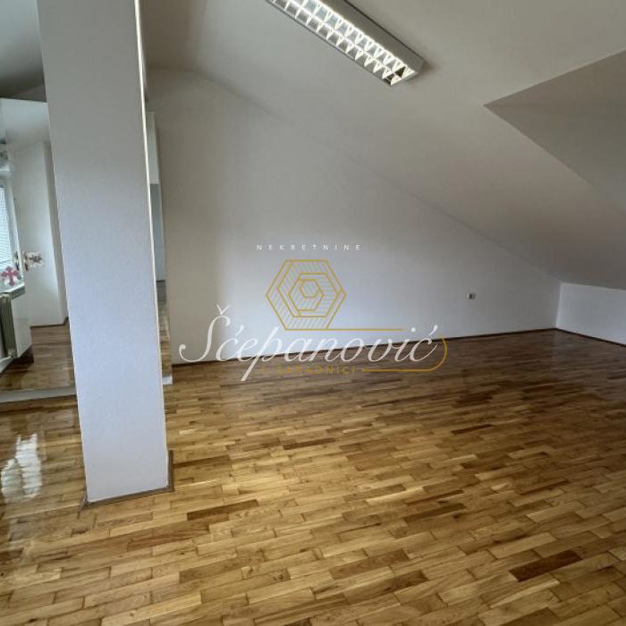 Petosoban stan na prodaju, Centar, Novi Sad, 238m², 460.000 €